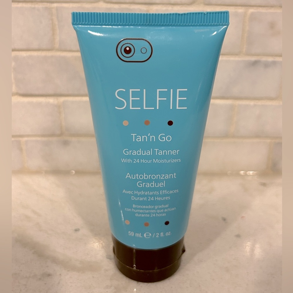 Selfie Tan’n Go Gradual Tanner with 24 Hour Moisturizer